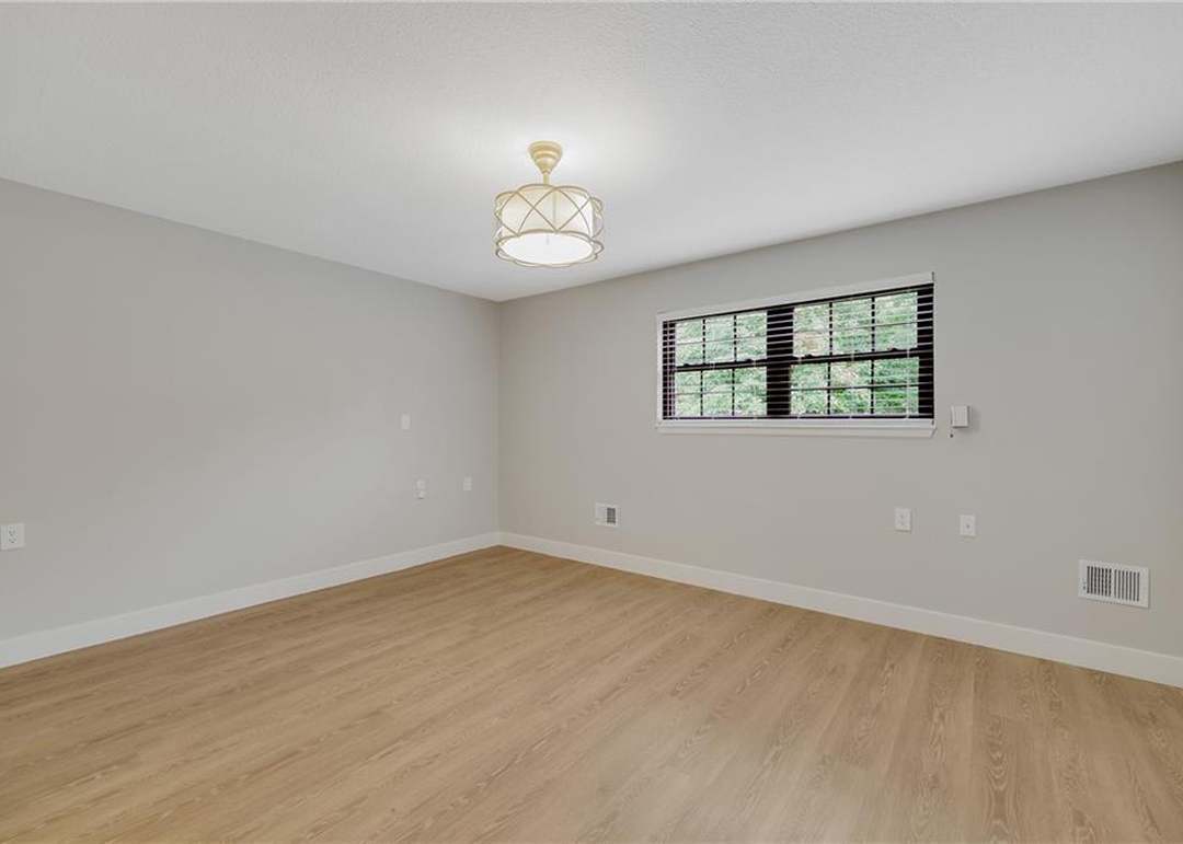 502 Spring Drive — photo 19