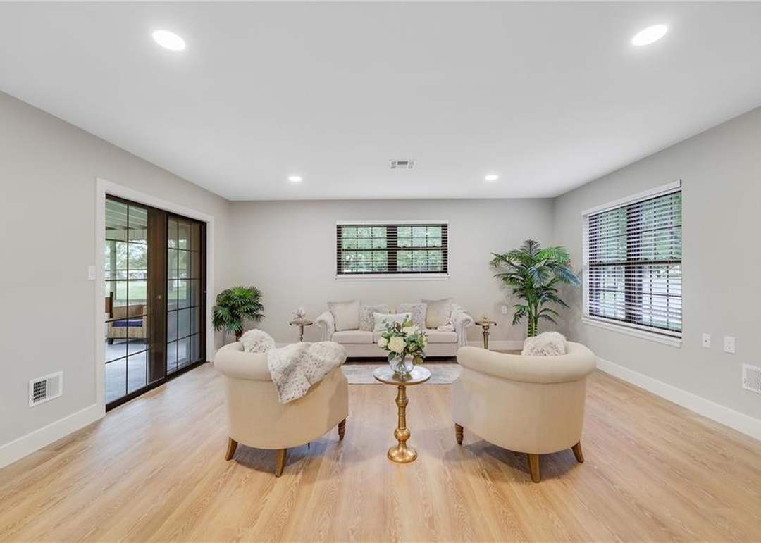 502 Spring Drive — photo 23
