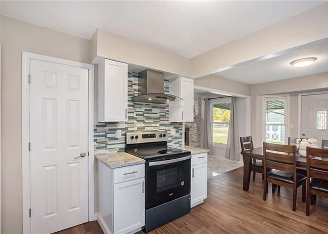 502 W Olive Street — photo 17