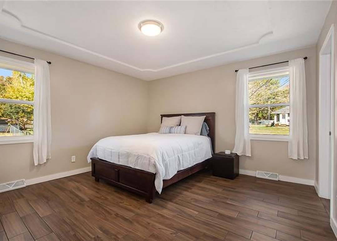 502 W Olive Street — photo 20