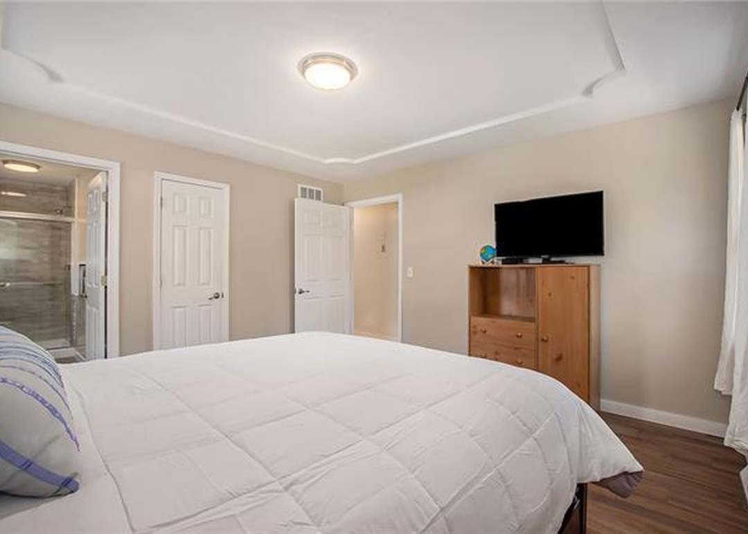 502 W Olive Street — photo 21