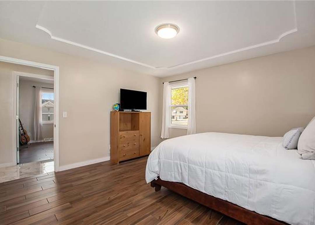 502 W Olive Street — photo 22