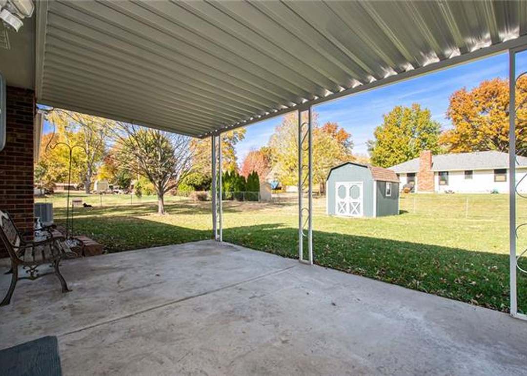 502 W Olive Street — photo 32