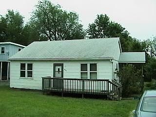511 SE Howard Avenue — photo 10