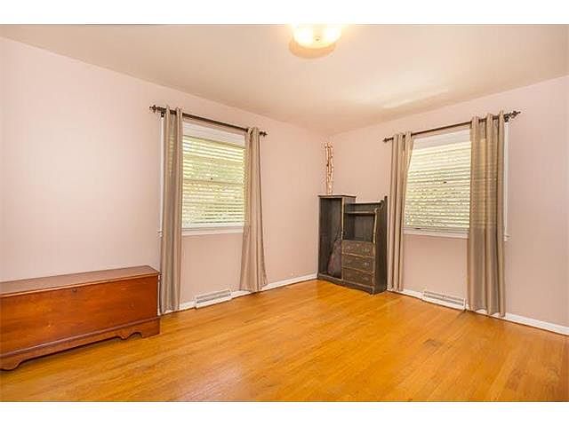 512 E 106th Terrace — photo 11