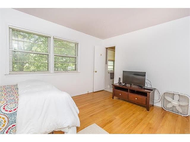 512 E 106th Terrace — photo 14