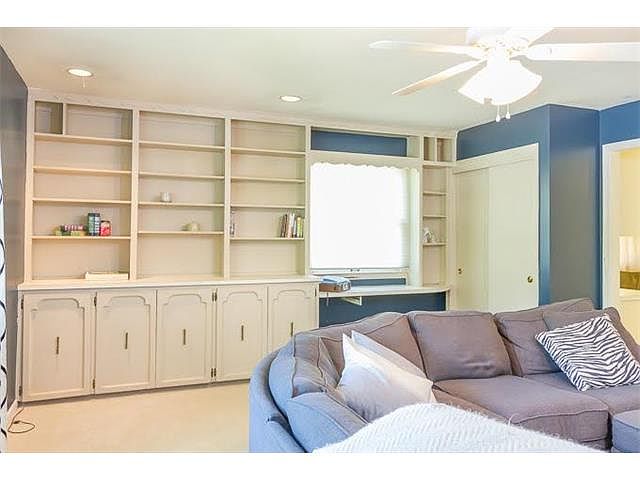 512 E 106th Terrace — photo 17