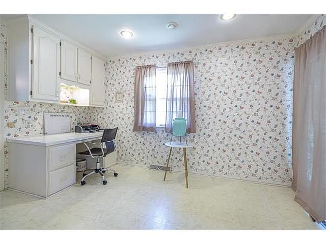 512 E 106th Terrace — photo 21
