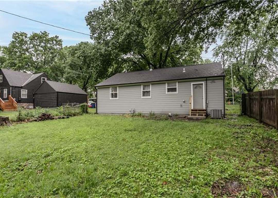 5121 Reeds Road — photo 17