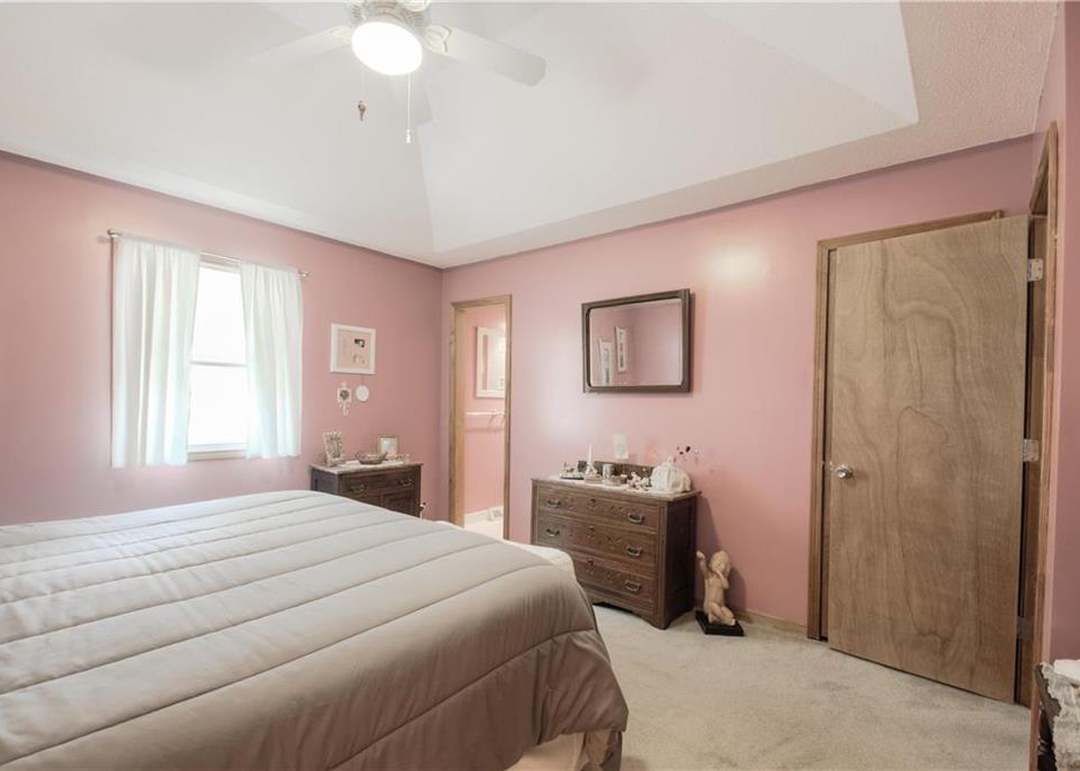 517 E 126th Terrace — photo 14