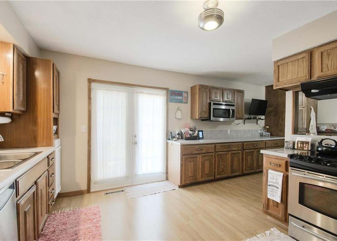 517 E 126th Terrace — photo 22