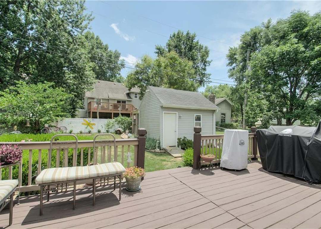 517 E 126th Terrace — photo 39