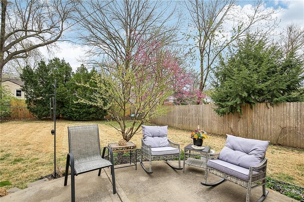 5211 Cedar Street — photo 3