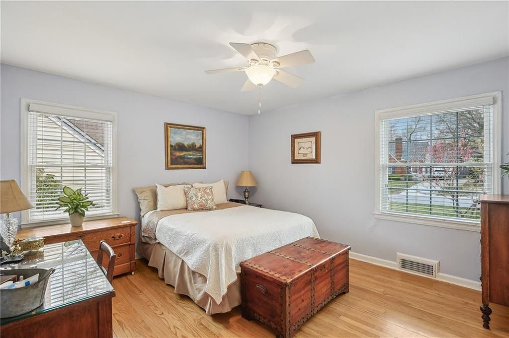 5211 Cedar Street — photo 9