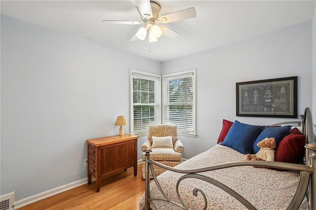 5211 Cedar Street — photo 13