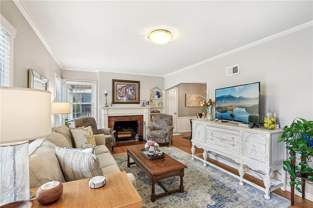 5211 Cedar Street — photo 17