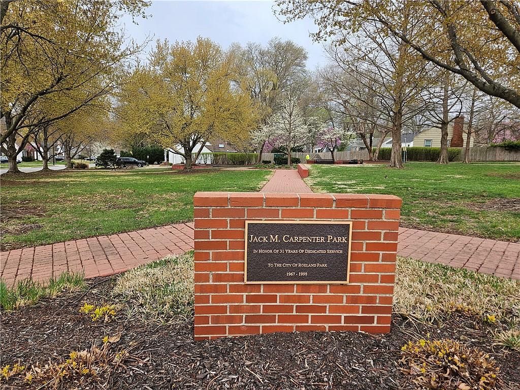 5211 Cedar Street — photo 35