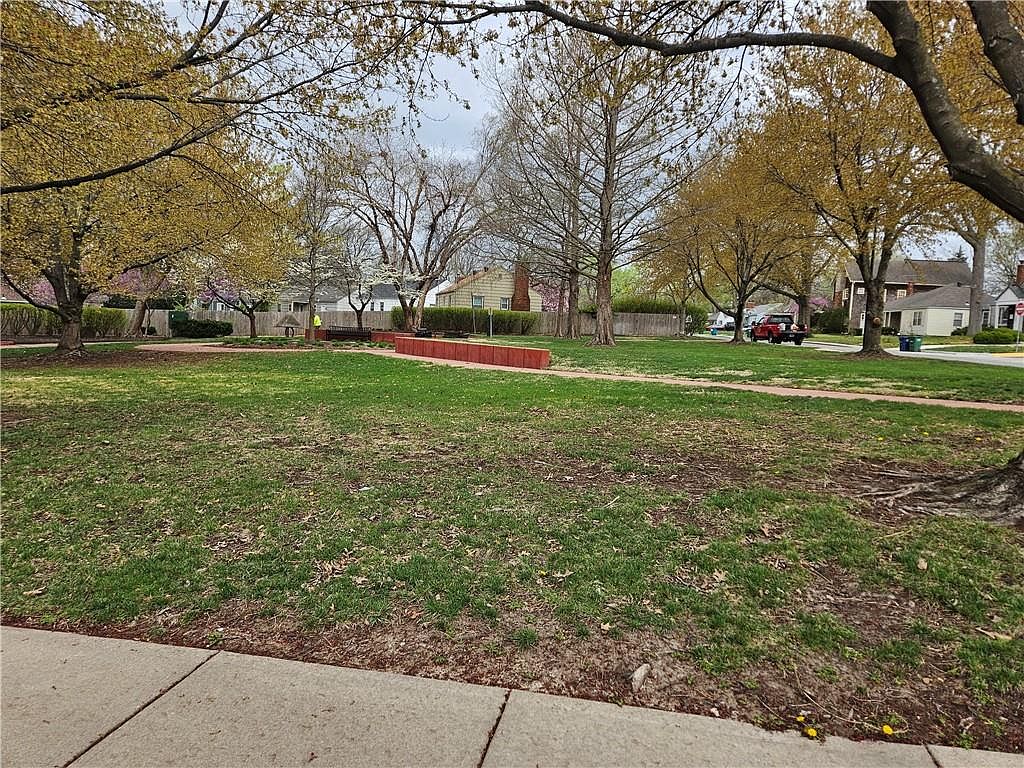 5211 Cedar Street — photo 36