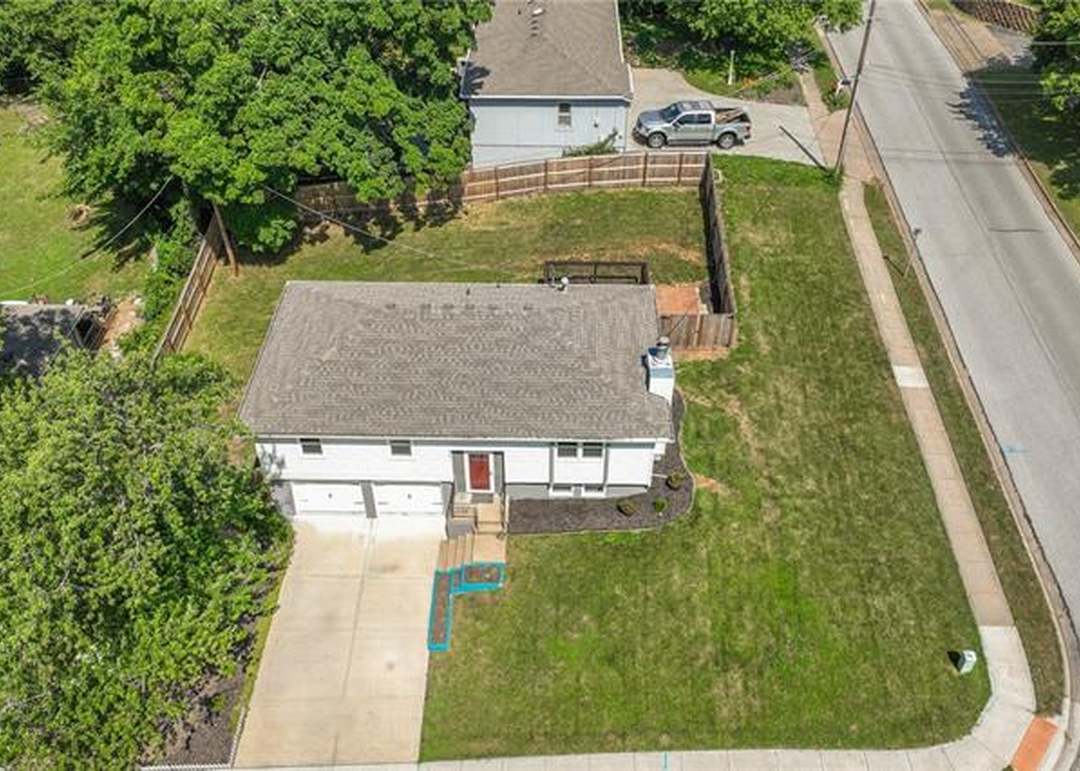 5223 FARLEY Lane — photo 45
