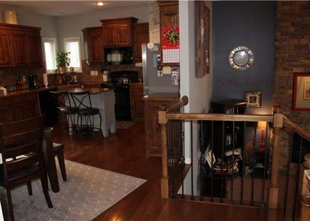 525 W Elizabeth Street — photo 9