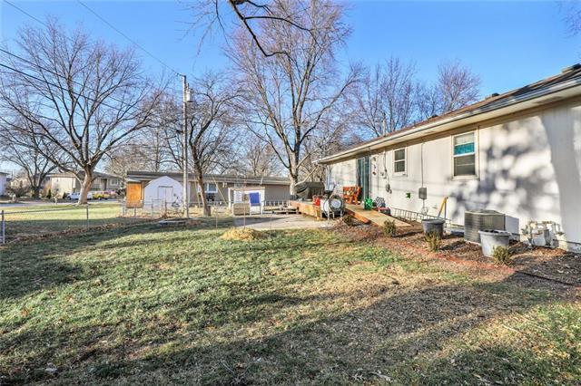 526 S Locust Street — photo 20