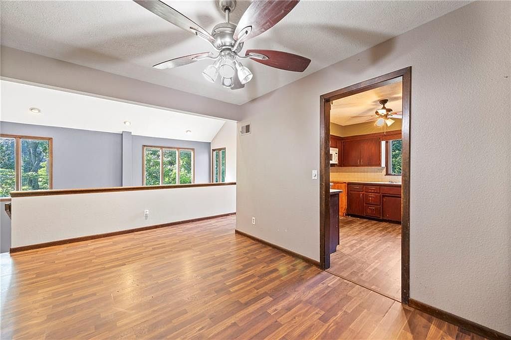 527 Lancelot Drive — photo 7