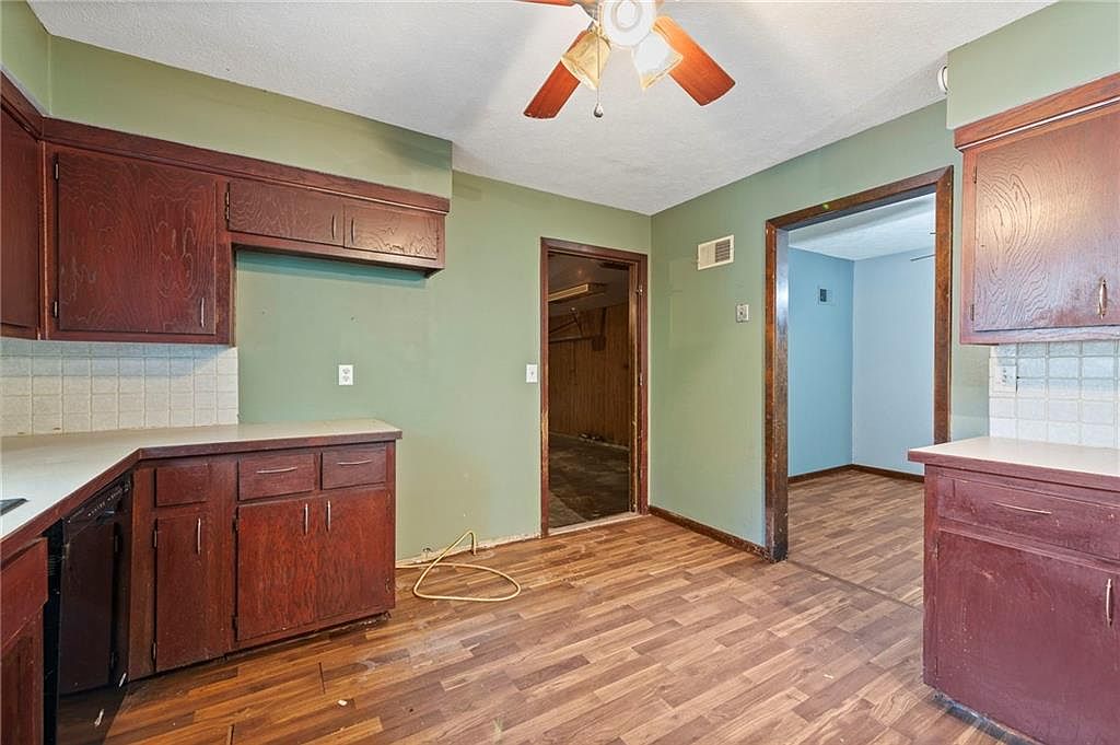527 Lancelot Drive — photo 13