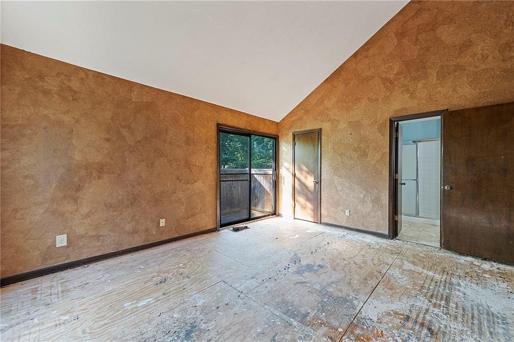 527 Lancelot Drive — photo 16
