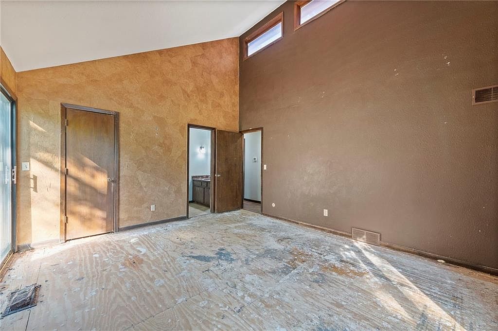 527 Lancelot Drive — photo 17