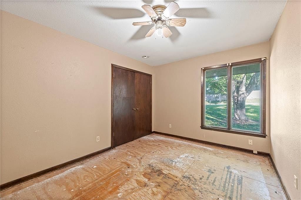 527 Lancelot Drive — photo 19