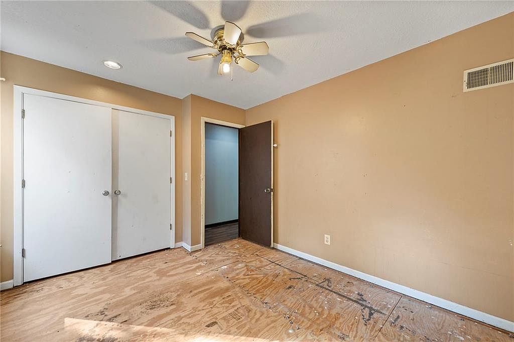 527 Lancelot Drive — photo 24