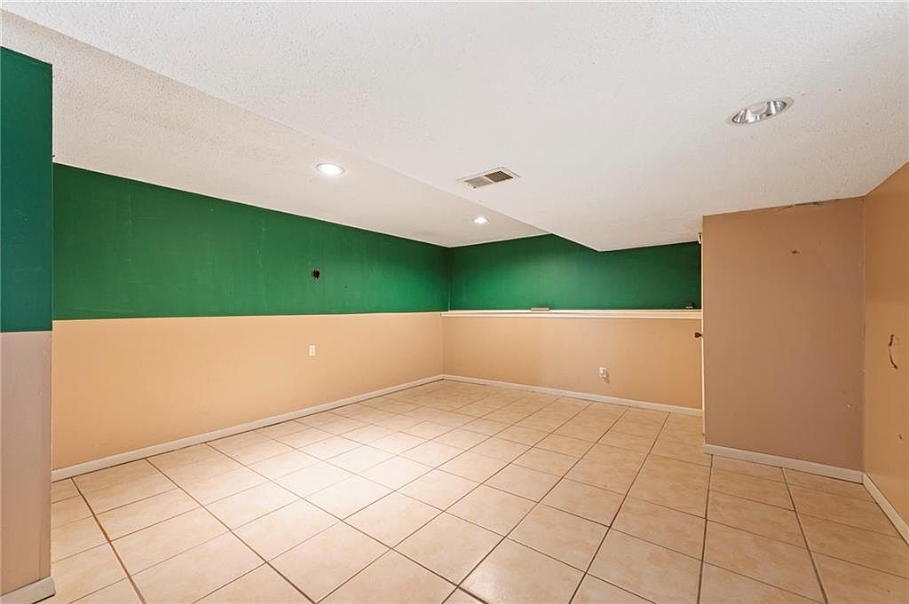 527 Lancelot Drive — photo 26