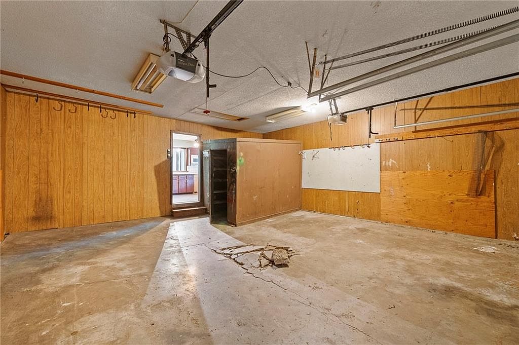 527 Lancelot Drive — photo 34