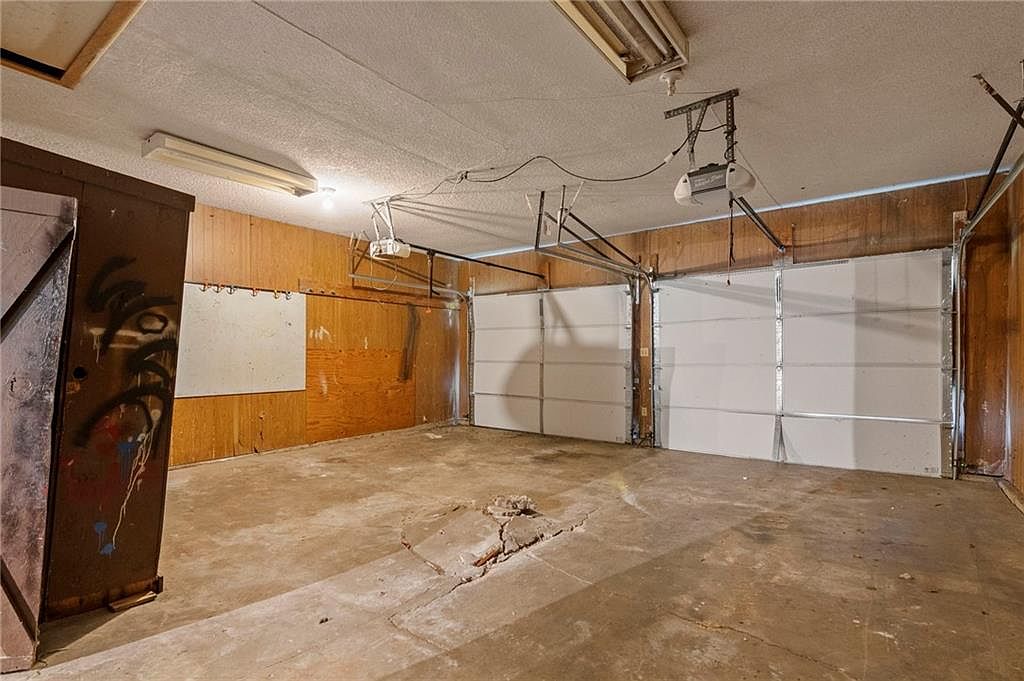 527 Lancelot Drive — photo 35
