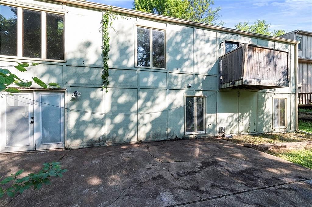 527 Lancelot Drive — photo 37