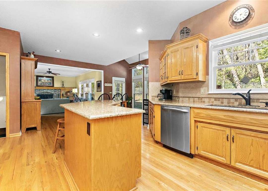 5301 Alden Street — photo 25