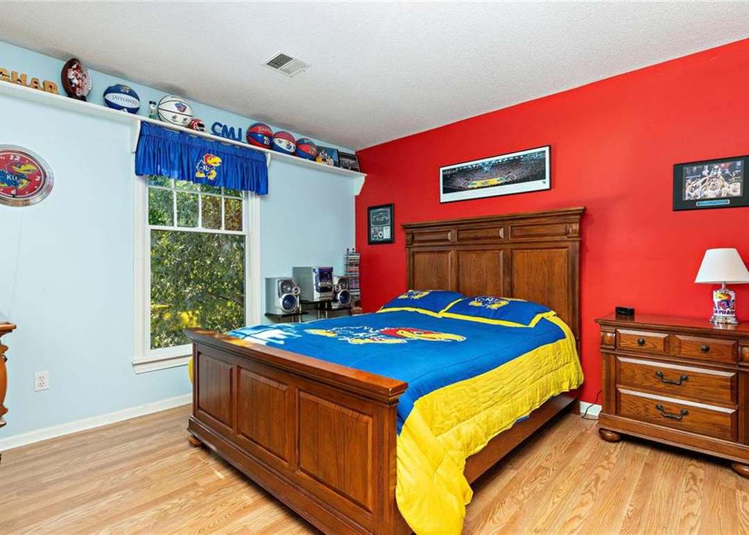 5301 Alden Street — photo 32