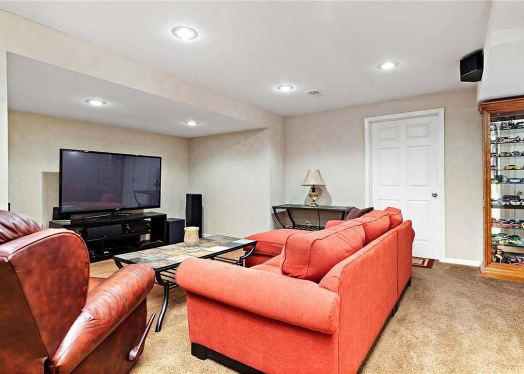 5301 Alden Street — photo 43