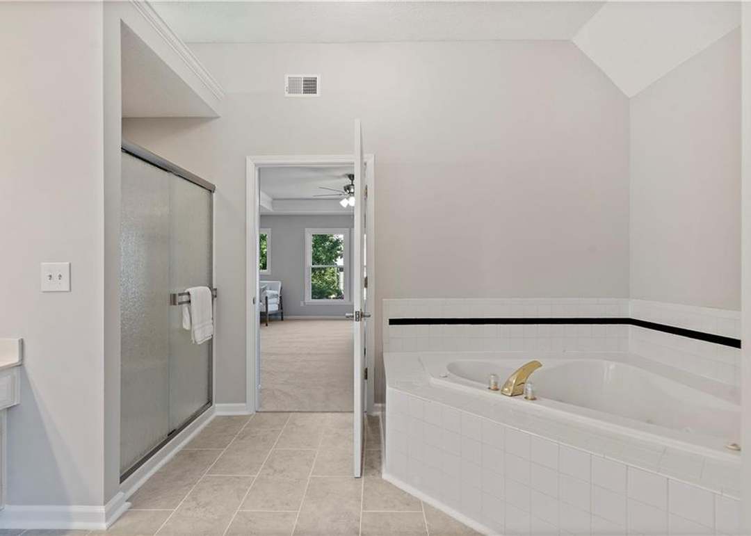 5314 Hallet Street — photo 31