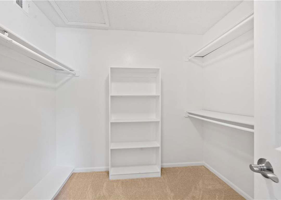 5314 Hallet Street — photo 32