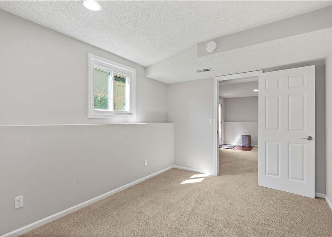 5314 Hallet Street — photo 37