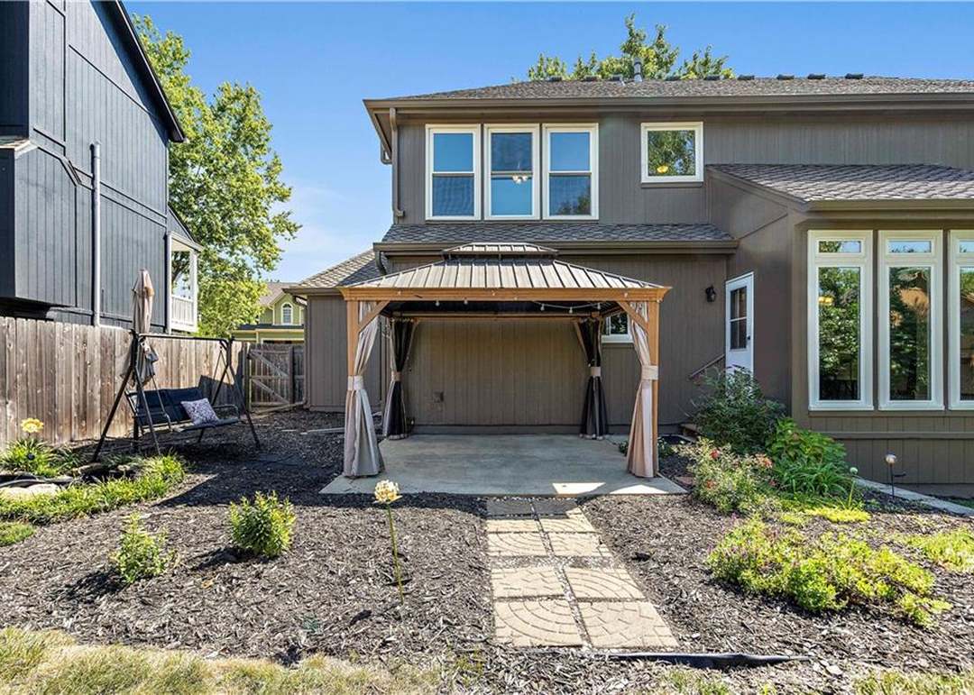 5314 Hallet Street — photo 42