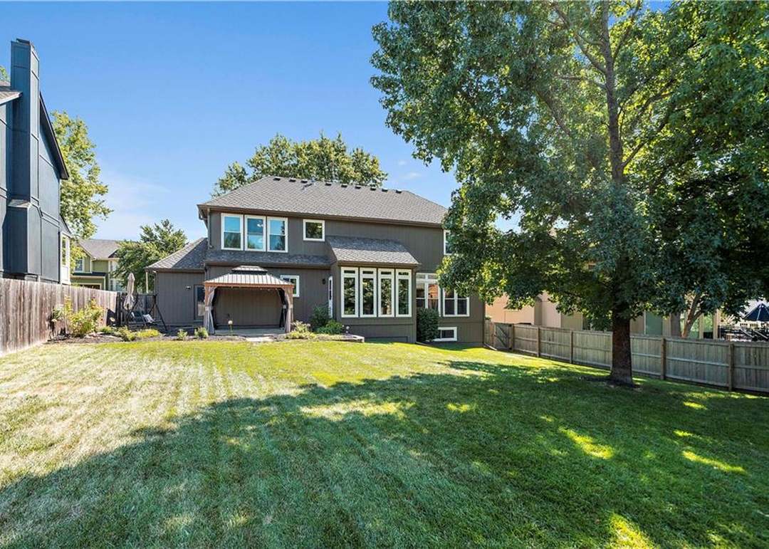 5314 Hallet Street — photo 43