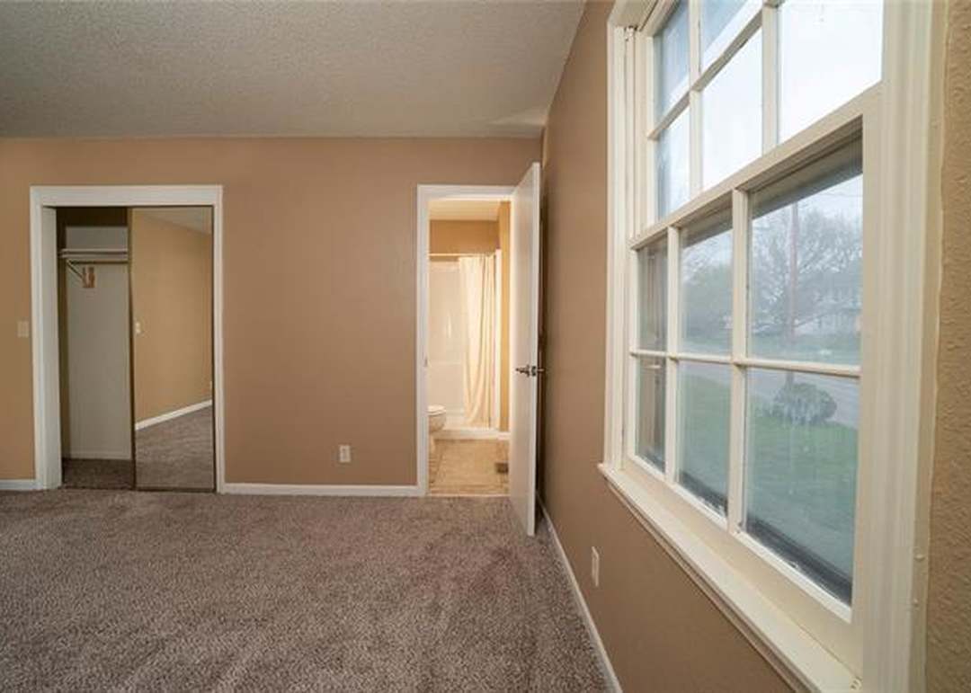 5408 Knox Street — photo 7