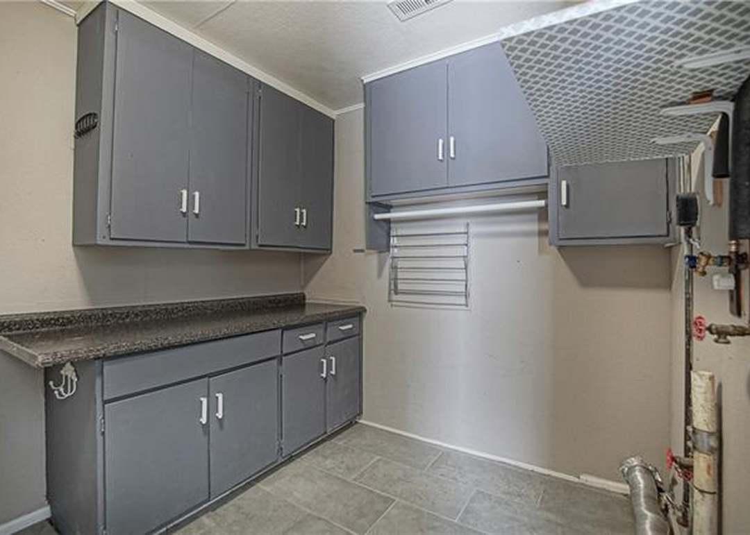 5417 W 76TH Terrace — photo 16