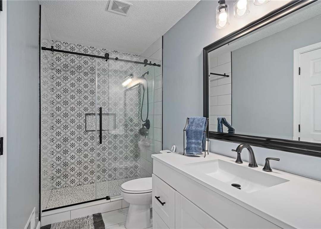5424 Oliver Avenue — photo 31