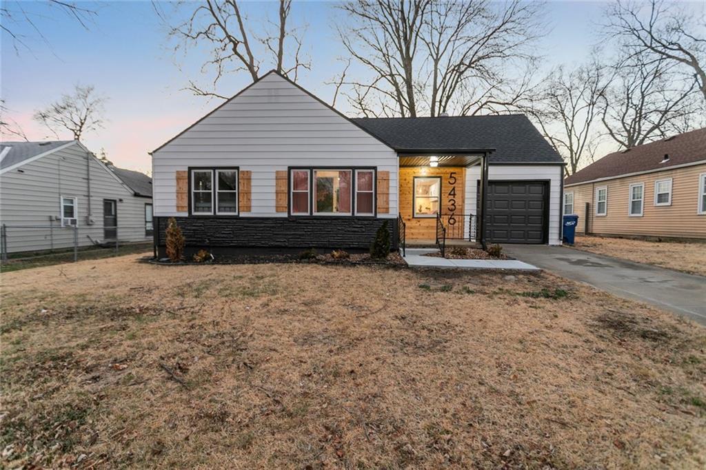 5436 Maple Street — photo 1
