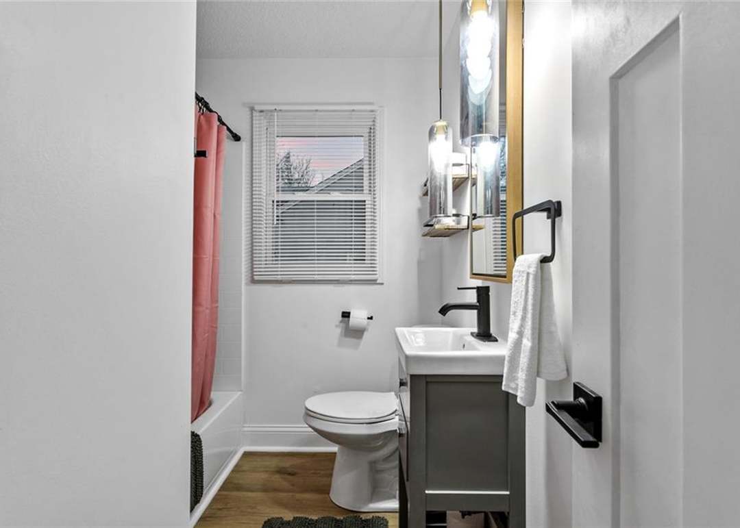 5436 Maple Street — photo 26