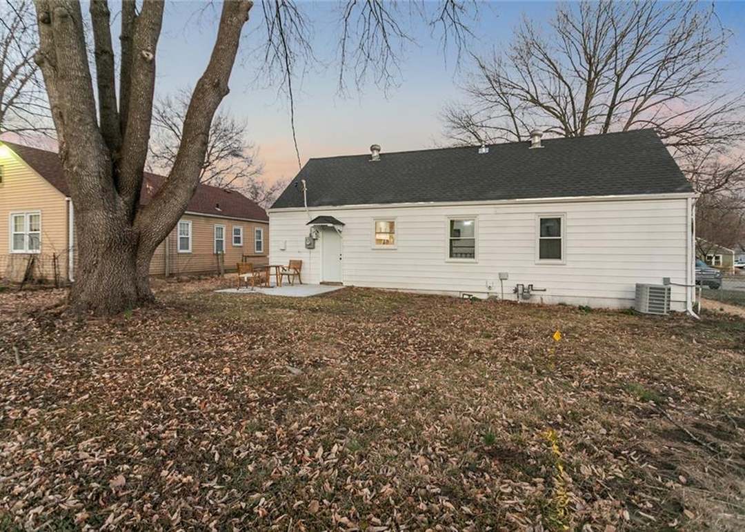 5436 Maple Street — photo 29