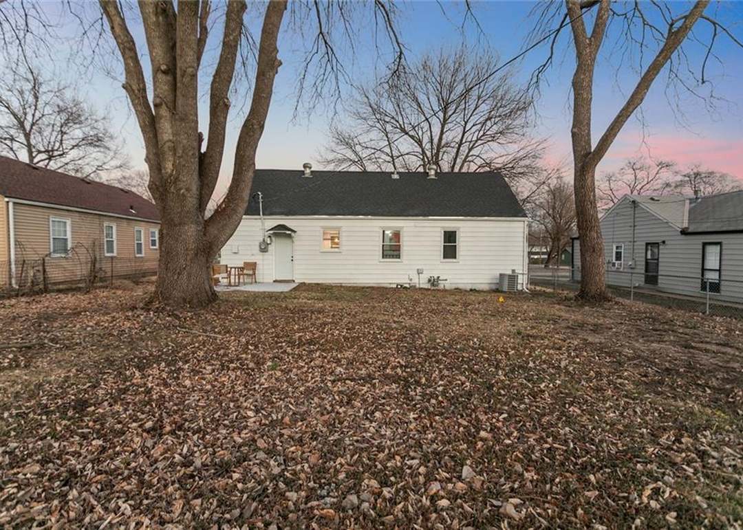 5436 Maple Street — photo 30